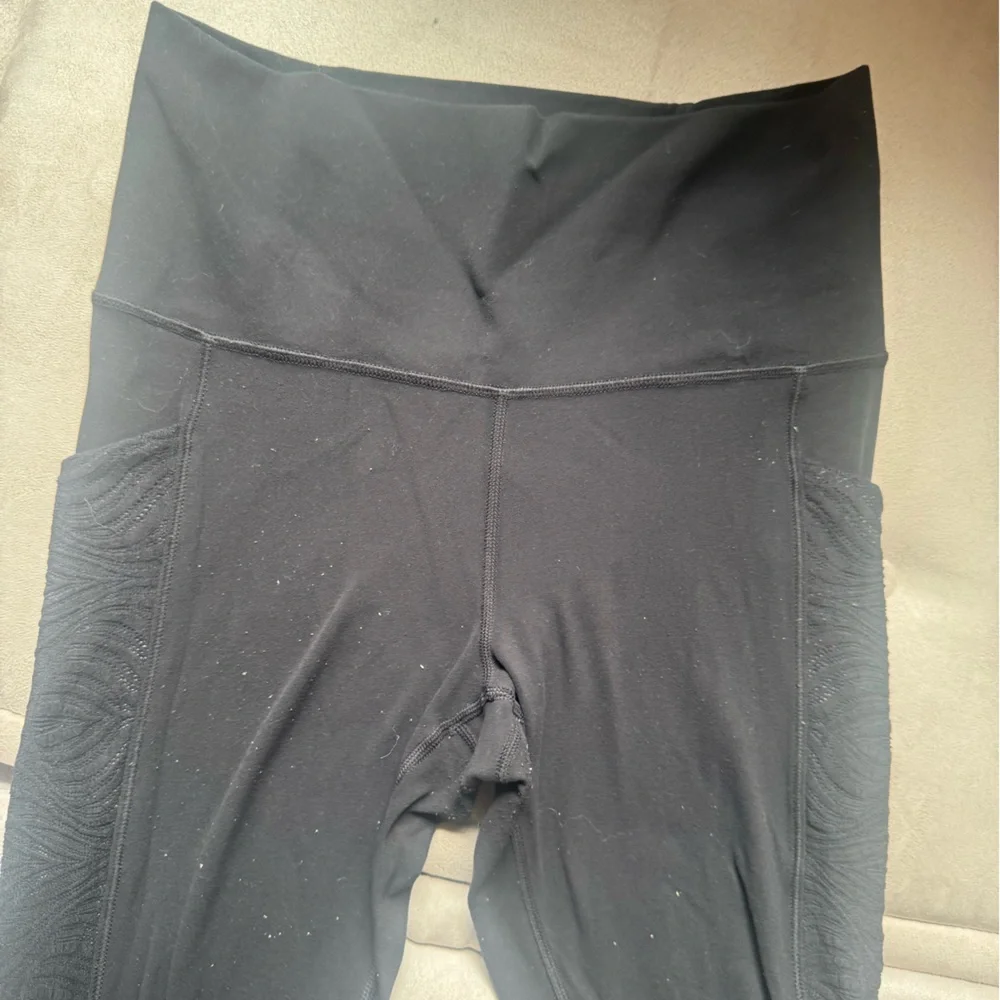 Athleta Black Salutation Stash B Lace Legging 7/8 Length - Picture 10 of 10